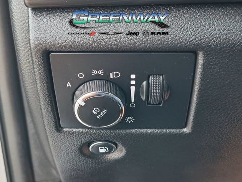 Used 2020 Jeep Grand Cherokee Laredo AWD/4WD image 20