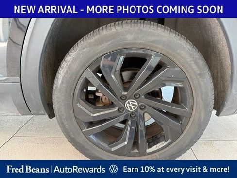 Used 2023 Volkswagen Atlas SE w/ Black Wheel Package AWD/4WD image 13