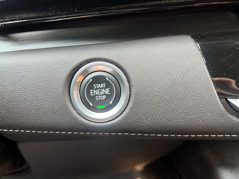 Used 2024 Cadillac Escalade Premium Luxury w/ Performance Package AWD/4WD image 19
