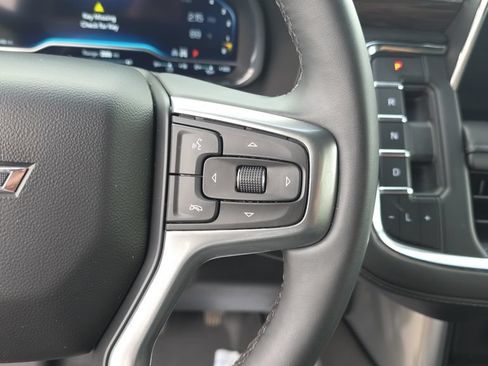 Used 2023 Chevrolet Tahoe Z71 w/ Luxury Package AWD/4WD image 17