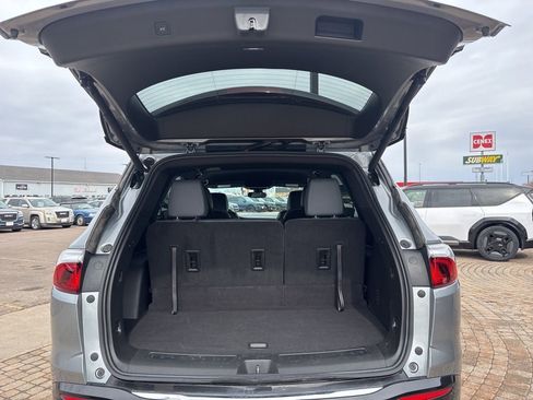 Used 2023 Buick Enclave Essence image 30