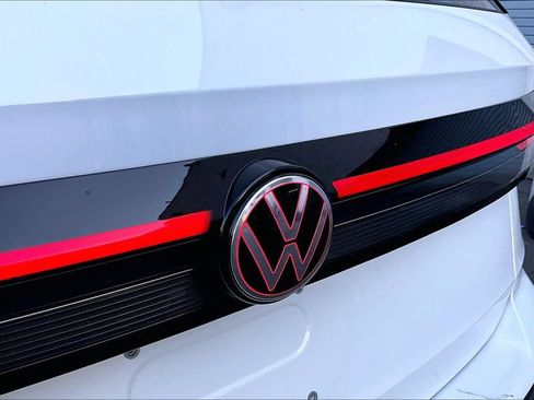 Used 2025 Volkswagen Taos S FWD image 21