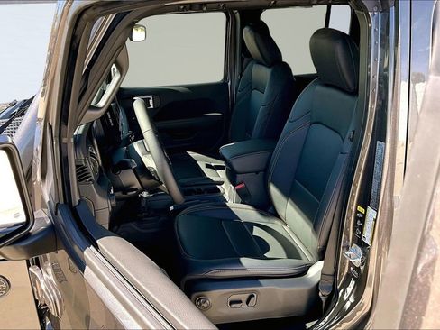 New 2026 Jeep Gladiator Sport image 3