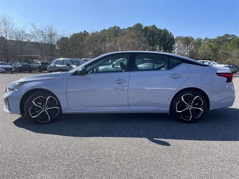 Used 2024 Nissan Altima 2.5 SR image 6