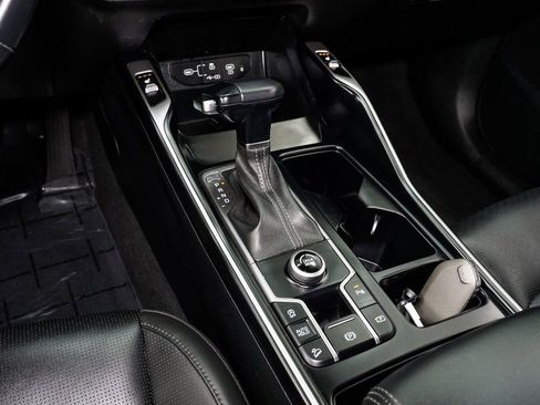 Certified 2024 Kia Sorento S image 22