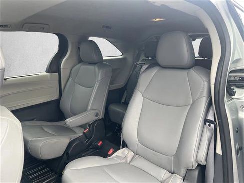 Used 2023 Toyota Sienna XLE image 20