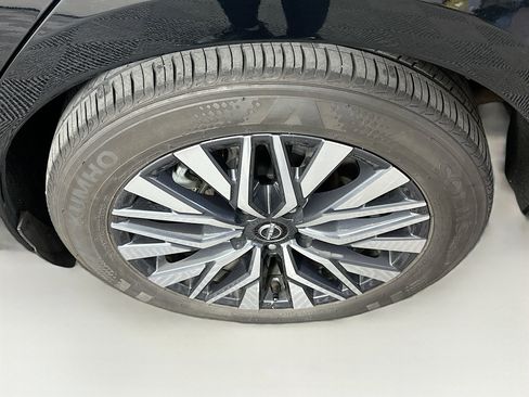 Used 2025 Nissan Altima 2.5 SV FWD image 11