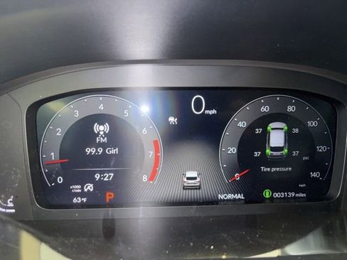 Certified 2025 Acura ADX A-Spec image 19