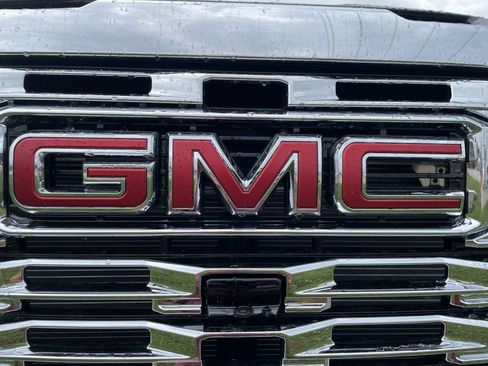 New 2026 GMC Sierra 2500 Denali w/ Denali Reserve Package AWD/4WD image 33