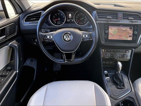 Used 2018 Volkswagen Tiguan SEL image 4