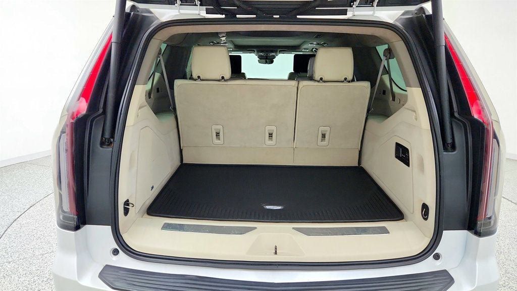 Used 2021 Cadillac Escalade ESV Premium Luxury Platinum RWD image 23