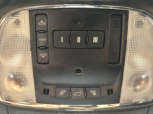 Used 2022 Jeep Grand Cherokee Limited AWD/4WD image 24