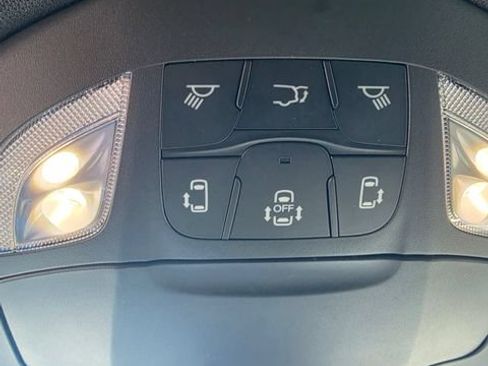 New 2027 Chrysler Pacifica Select w/ Family Tech Group AWD/4WD image 24