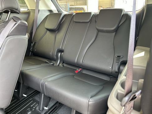 New 2026 Kia Carnival EX FWD image 14