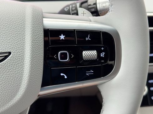 Used 2026 Genesis GV70 2.5T Advanced image 30