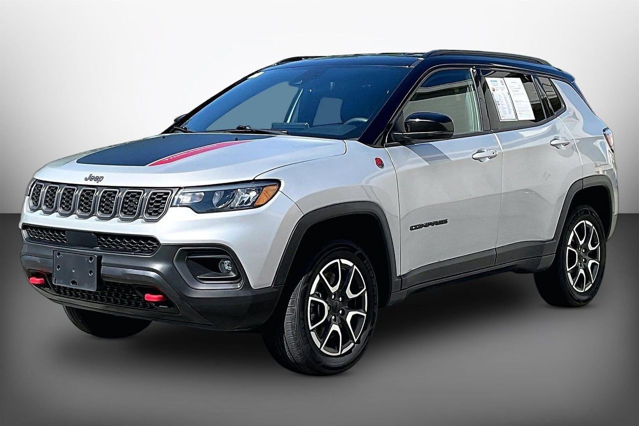Certified 2024 Jeep Compass Trailhawk AWD/4WD image 4