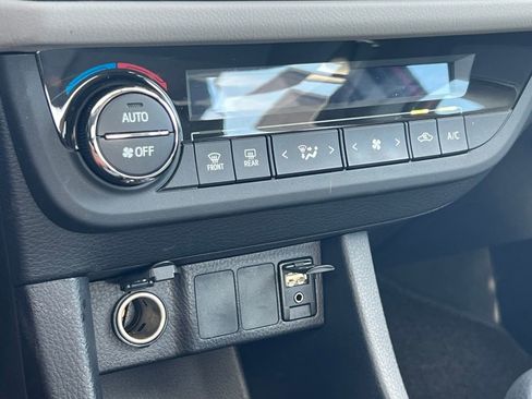 Used 2016 Toyota Corolla L image 27