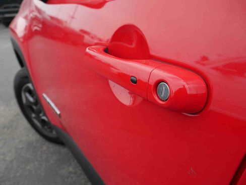 Used 2017 Jeep Renegade Sport w/ Power & Air Group image 9