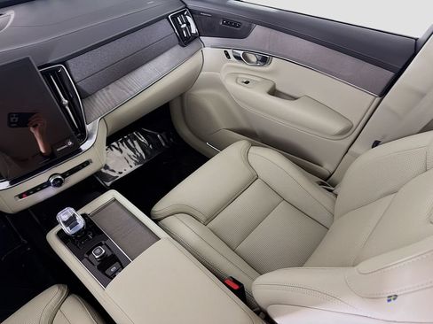 Certified 2026 Volvo XC90 T8 Ultra w/ Protection Package Premier AWD/4WD image 25