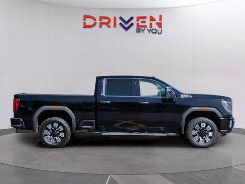 Used 2020 GMC Sierra 2500 Denali w/ Denali Ultimate Package AWD/4WD image 6