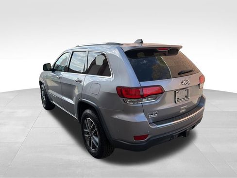 Used 2021 Jeep Grand Cherokee Limited w/ Luxury Group II image 3