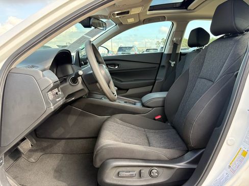 Certified 2025 Honda Accord SE image 10