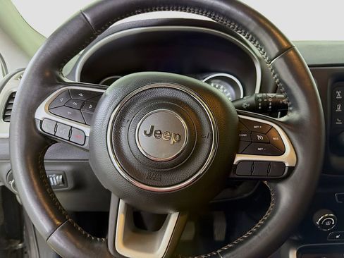 Used 2018 Jeep Compass Latitude w/ Cold Weather Group image 14