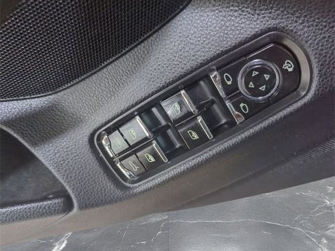 Used 2014 Porsche Panamera S image 22