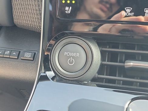 Used 2024 Toyota bZ4X Limited image 34