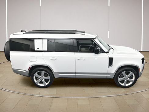 Used 2023 Land Rover Defender 130 First Edition AWD/4WD image 36