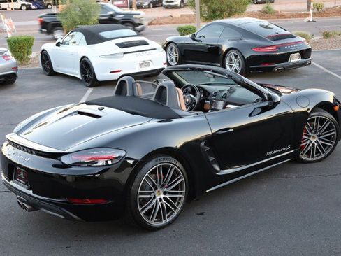 Used 2018 Porsche 718 Boxster S image 19