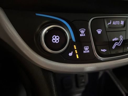 Used 2018 Chevrolet Volt LT w/ LT Driver Confidence Package image 32