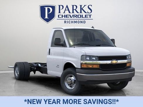 New 2025 Chevrolet Express 3500 w/ Power Convenience Package image 7