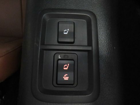 Used 2017 Toyota Sequoia Platinum RWD image 22