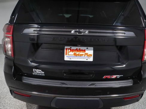 Used 2021 Chevrolet Suburban RST w/ Luxury Package AWD/4WD image 8