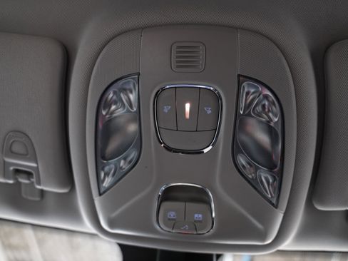 Used 2022 Jeep Compass Latitude w/ Sun and Sound Group AWD/4WD image 30