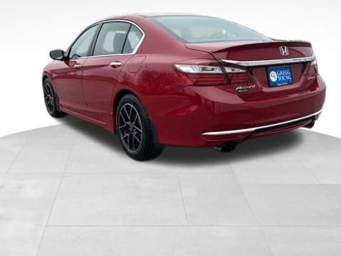 Used 2016 Honda Accord Sport image 4