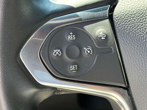 Used 2023 Chevrolet Traverse LT FWD image 22
