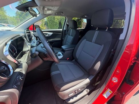 Used 2025 Chevrolet Blazer LT FWD image 38