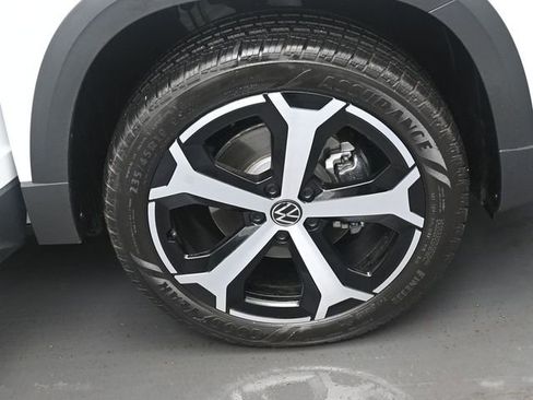 Used 2026 Volkswagen Taos SEL image 39