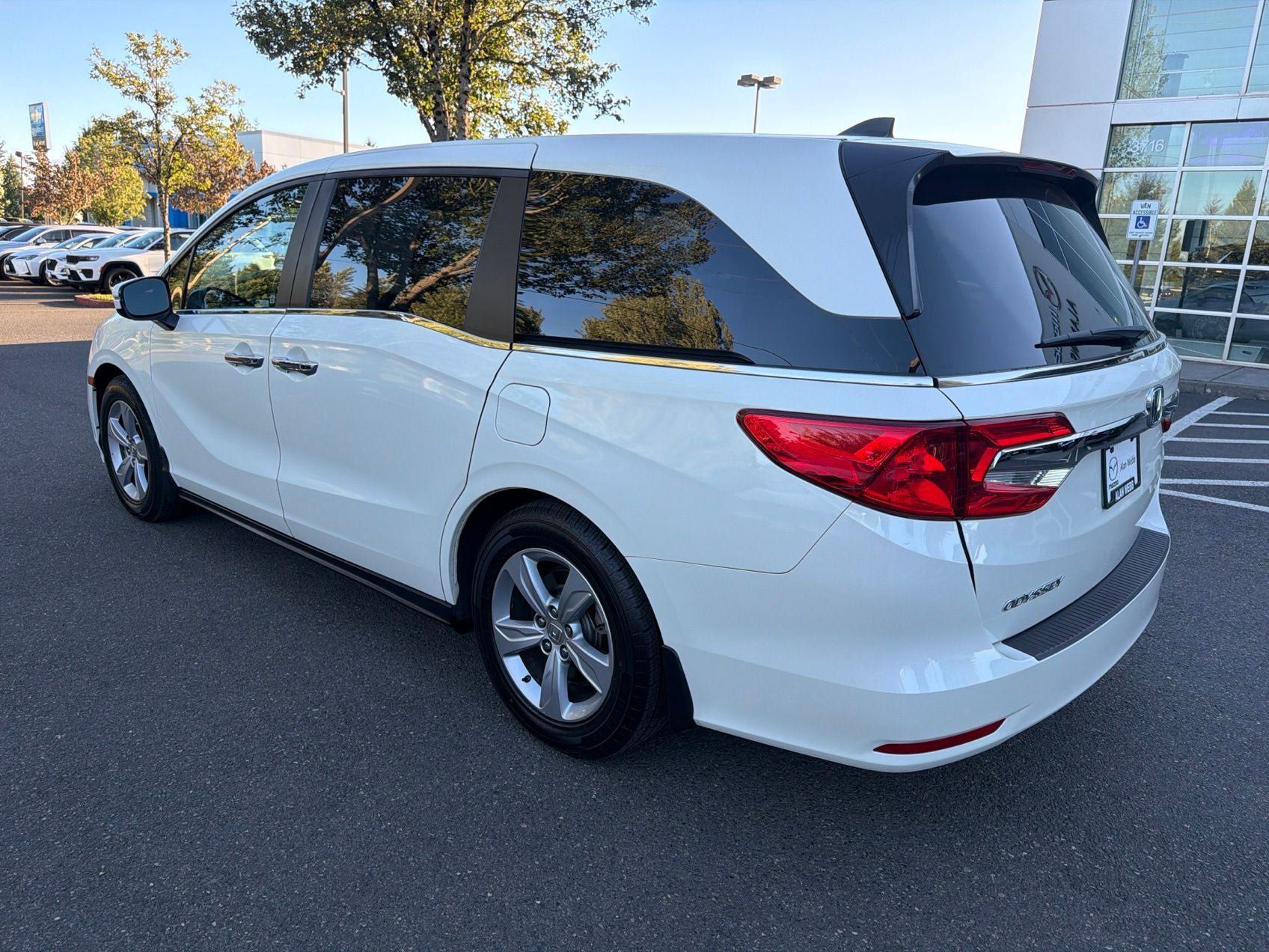Used 2019 Honda Odyssey EX-L image 2