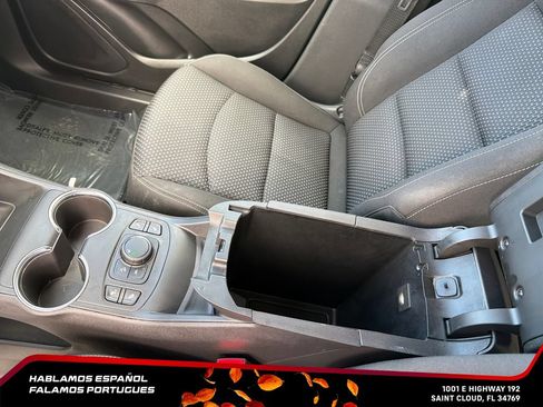 Used 2024 GMC Terrain SLE w/ Driver Convenience Package FWD image 26