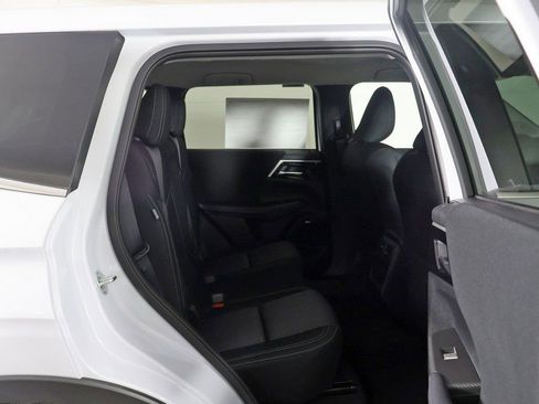 New 2026 Mitsubishi Outlander ES AWD/4WD image 30