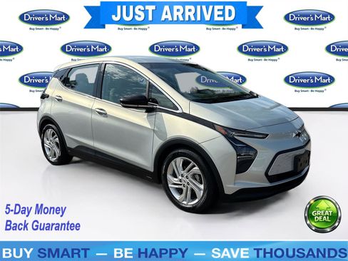 Used 2022 Chevrolet Bolt LT FWD image 1