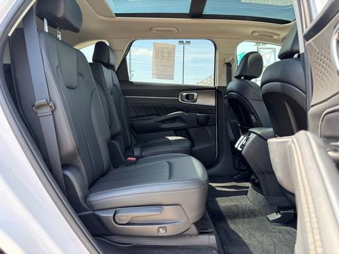 Certified 2023 Kia Sorento SX AWD/4WD image 28