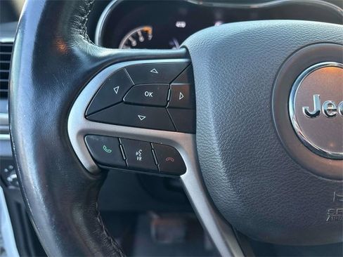 Used 2019 Jeep Grand Cherokee Limited image 18