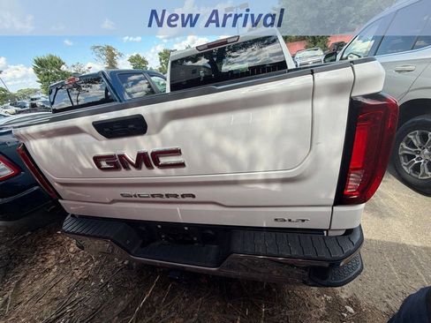Used 2025 GMC Sierra 1500 SLT AWD/4WD image 9