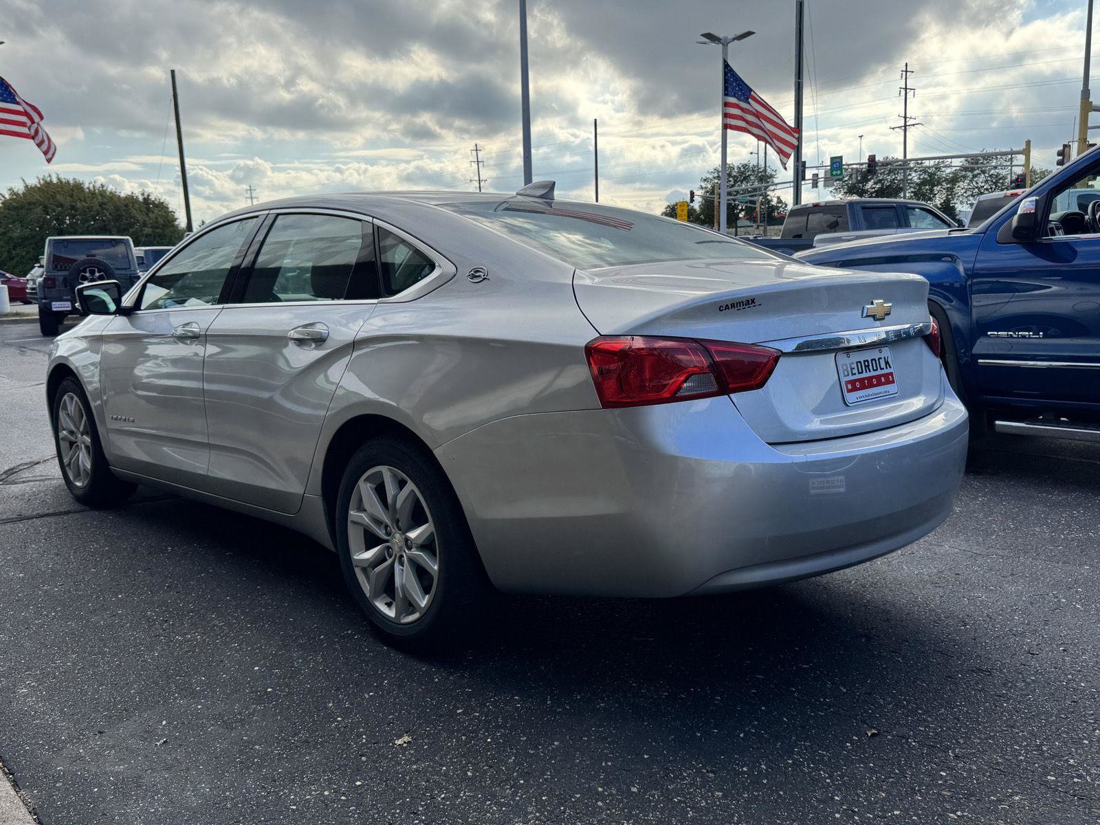 Used 2019 Chevrolet Impala LT FWD image 2