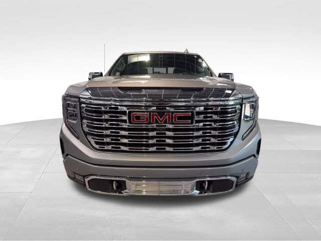 Used 2024 GMC Sierra 1500 Denali AWD/4WD image 2