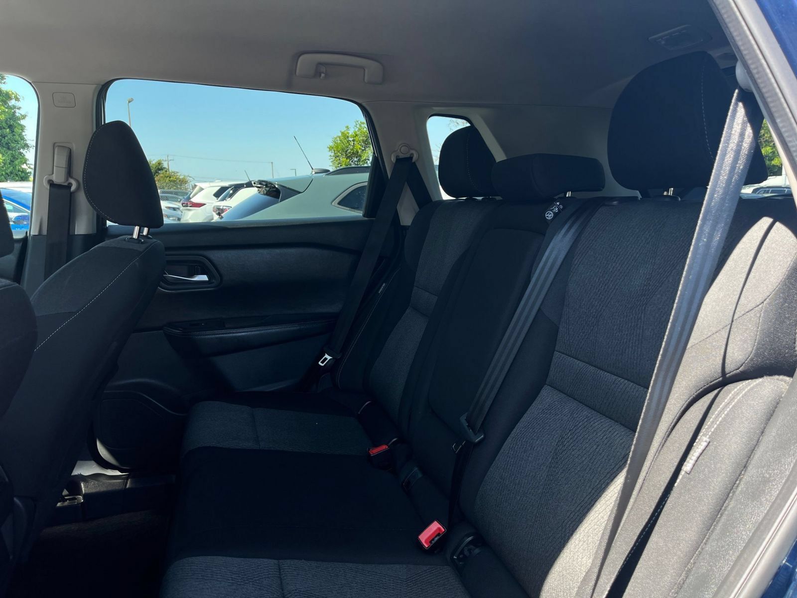 Used 2025 Nissan Rogue SV FWD image 27